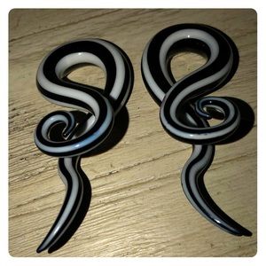 Glass hangers body jewelry